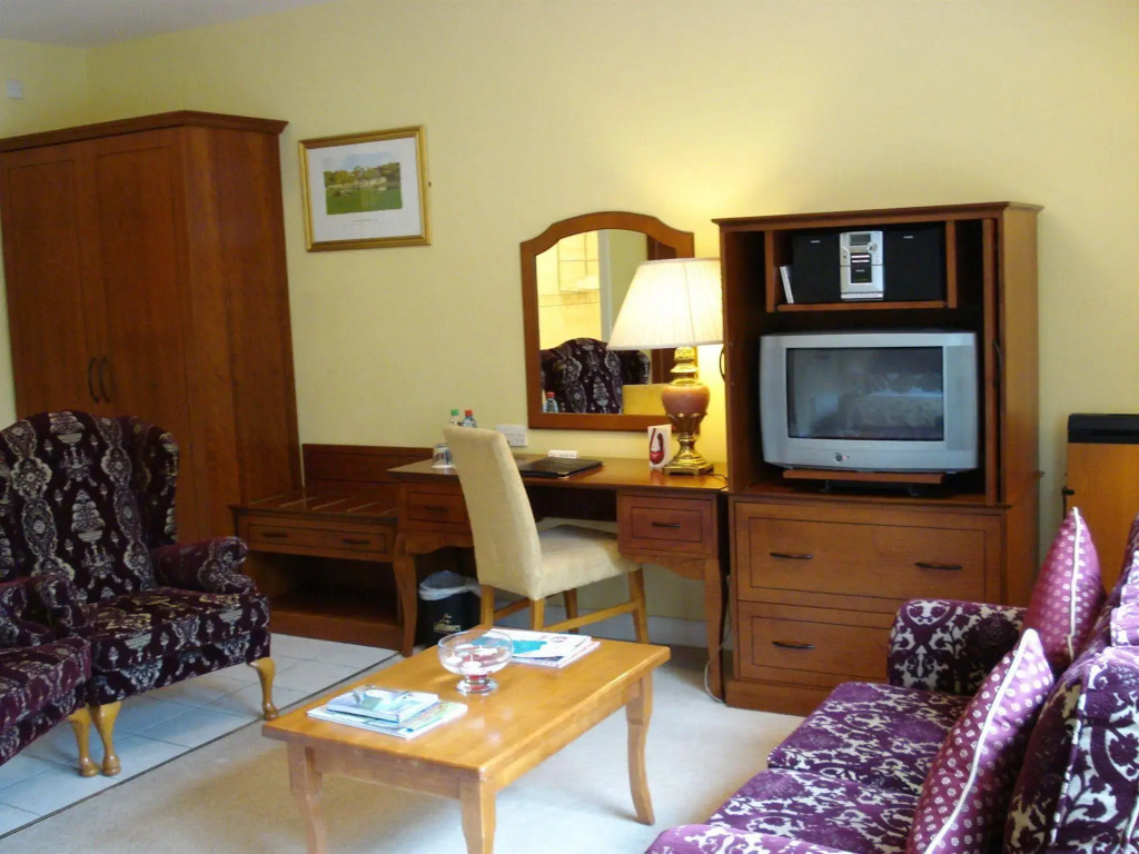 Ashlee Lodge