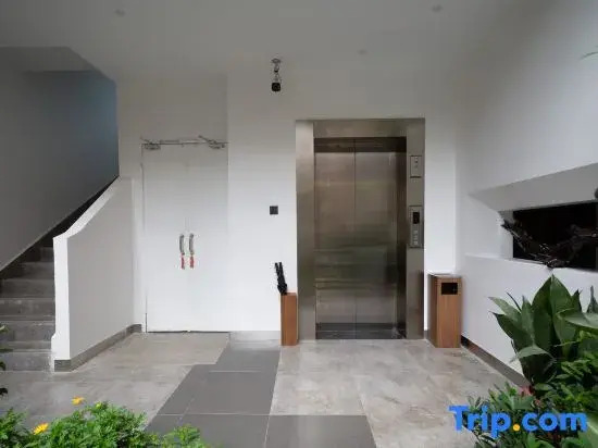 Huazhu Yueqingcheng Hot Spring Hotel (Dujiangyan Panda Valley Branch)