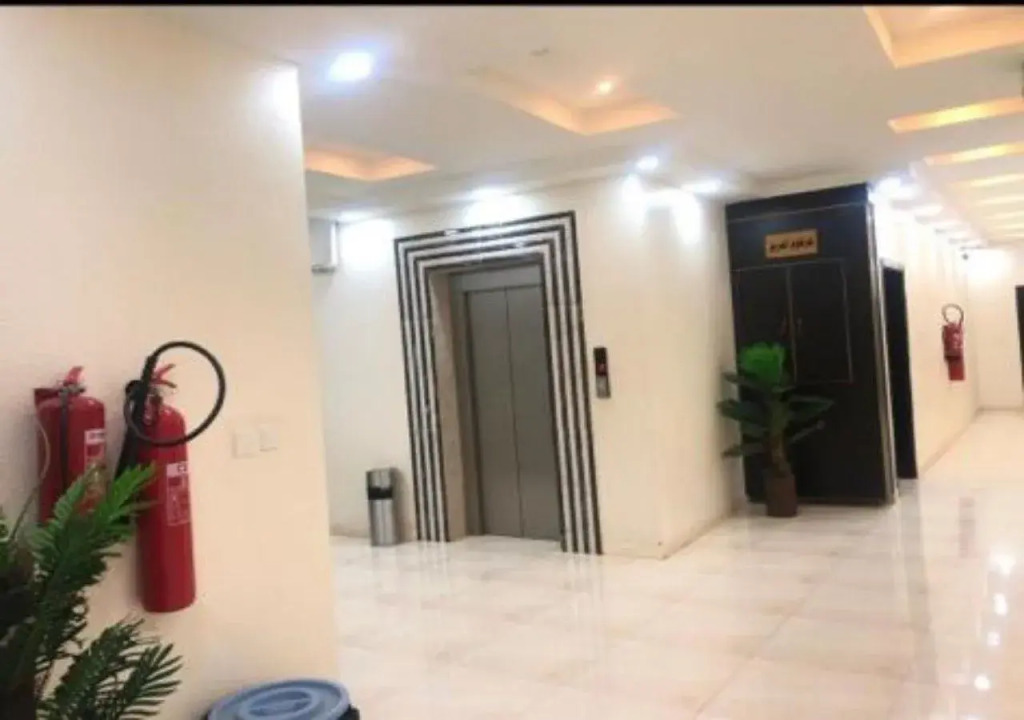 Qasr Aldbab (Family only)