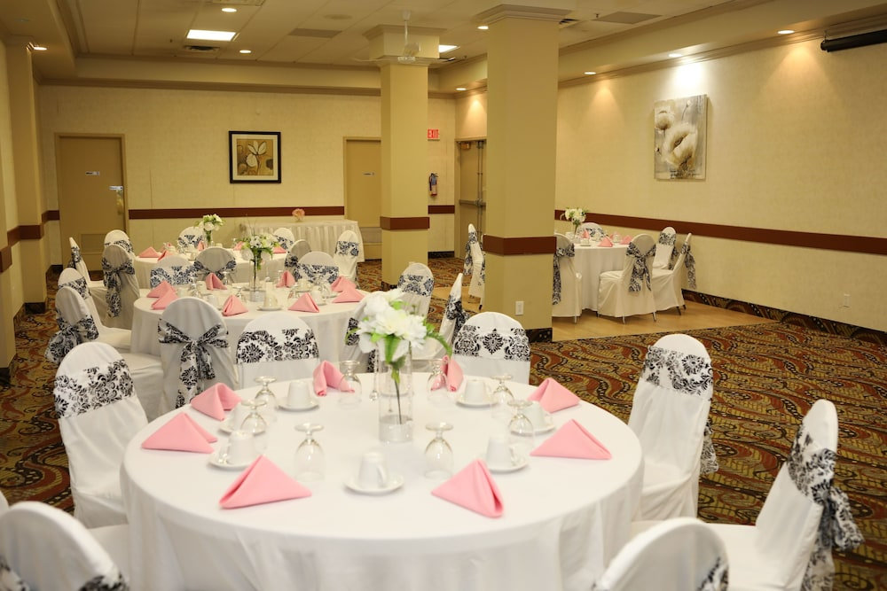 Continental Inn & Suites