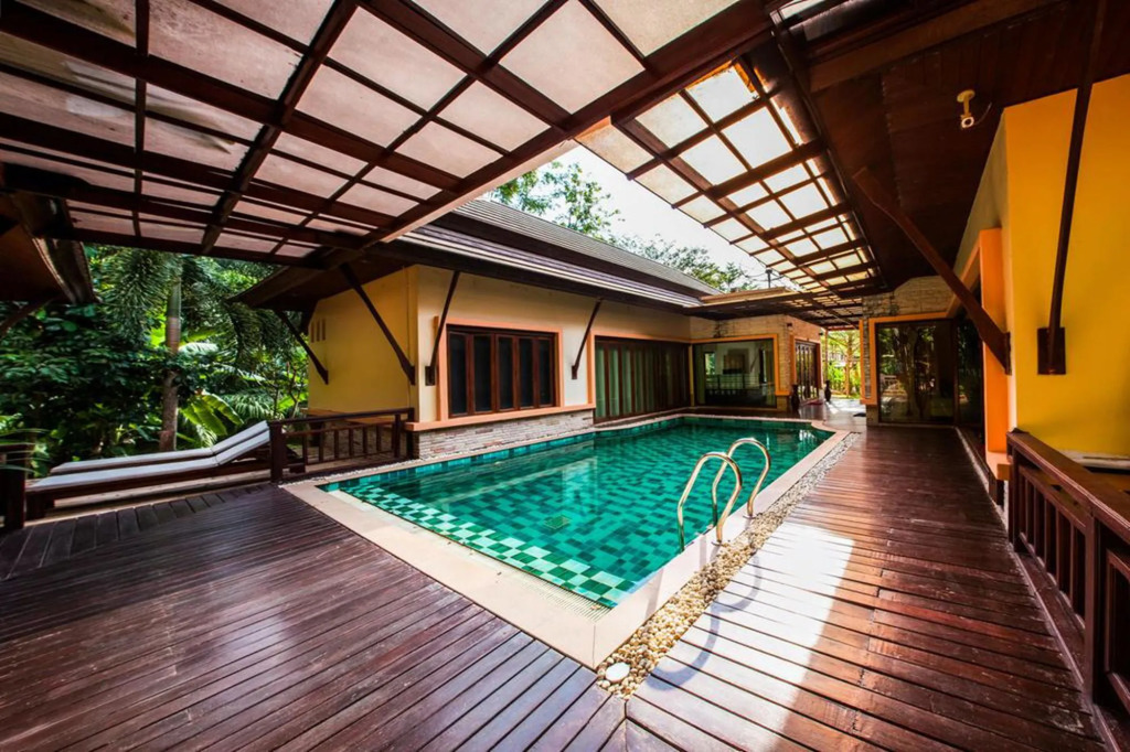 Palms Hill Resort