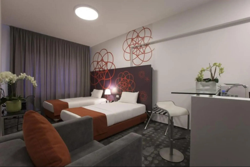 35 Rooms
