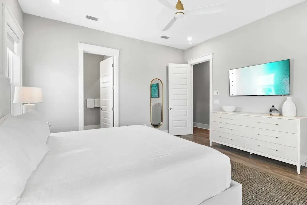 Sea Dweller by Avantstay Rooftop Spa + Gulf View Golf Cart, Pool