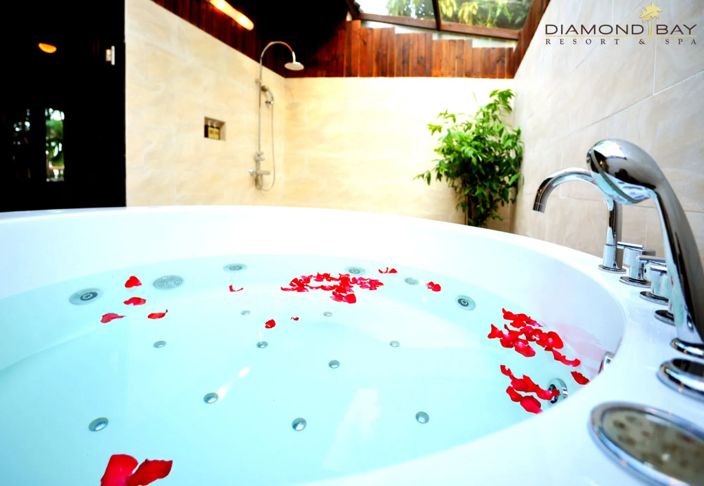 Diamond Bay Resort & Spa