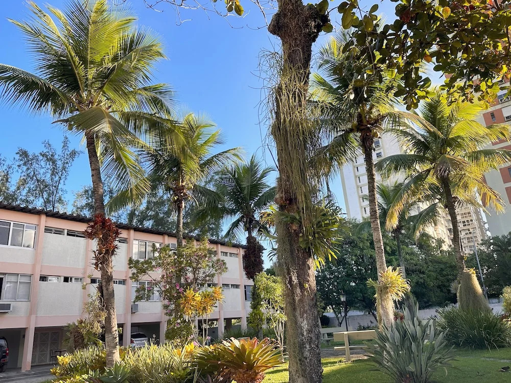 Local 102 Apartment