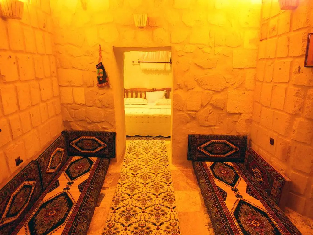 Dilek Tepesi Cave Hotel