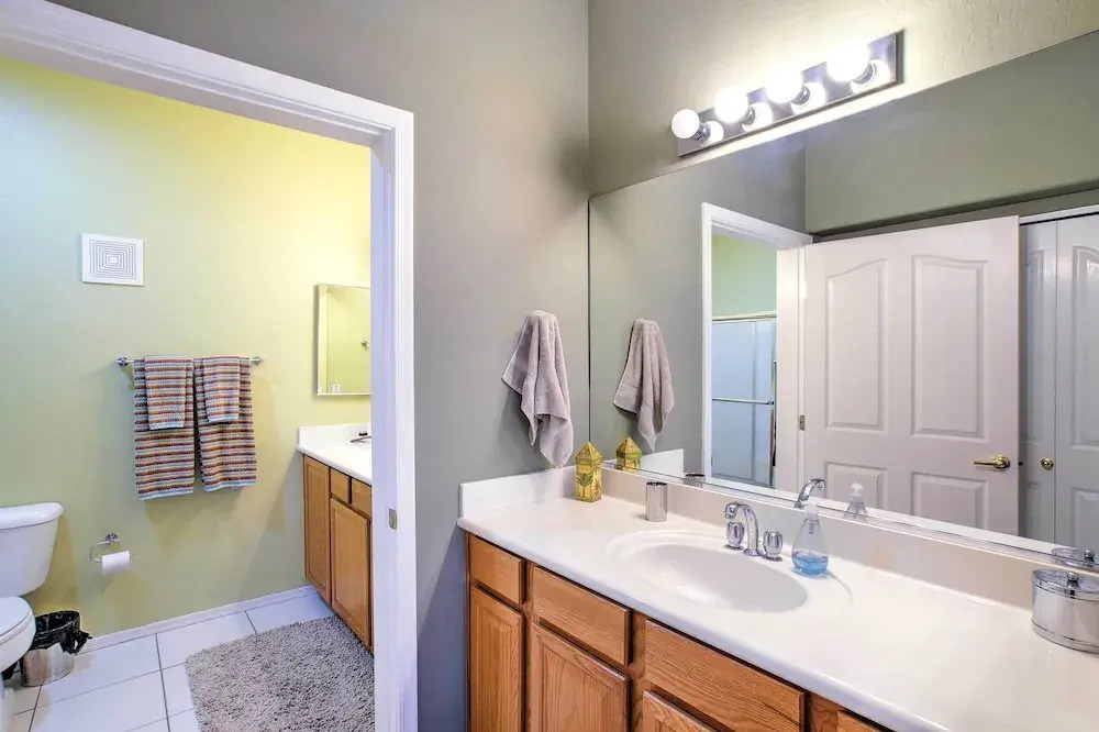 Lovely Condo w/ Balcony < 3 Miles to Parks + Golf!