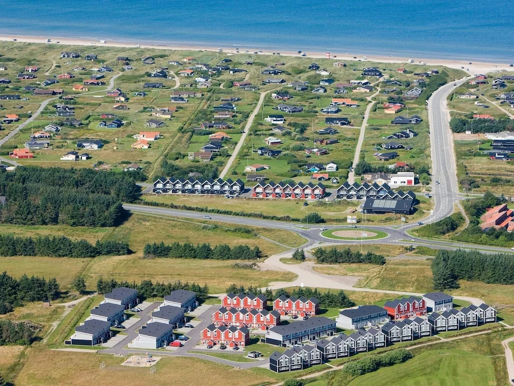 6 person holiday home on a holiday park in Løkken