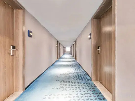 Local Hotels (Guangzhou Jiangnanxi Changgang Road Metro Station)