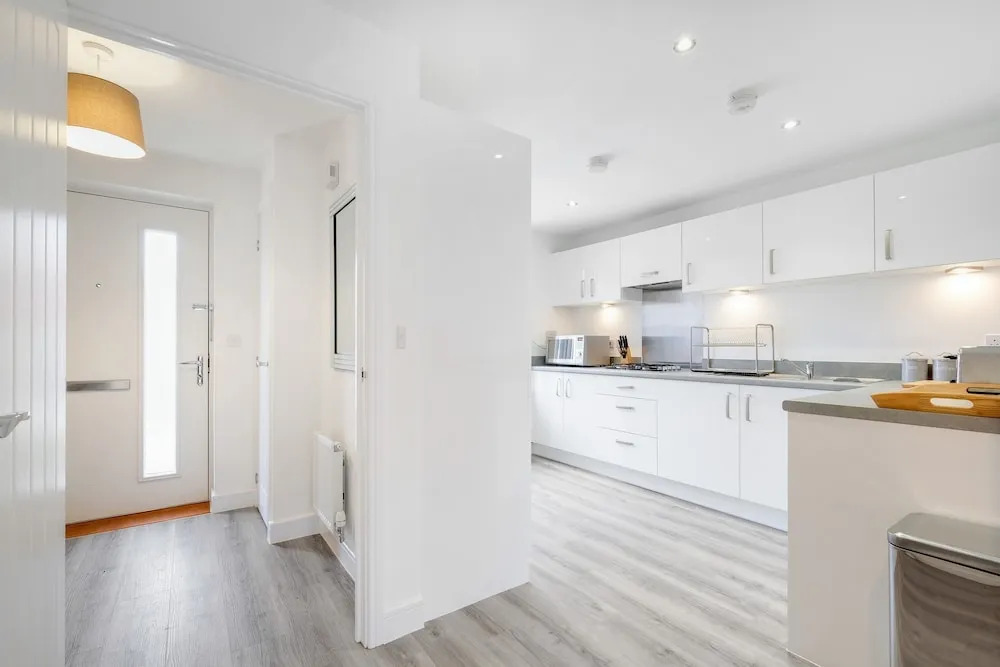 Modern 5 Bedroom 3 Bath Hse Aylesbury