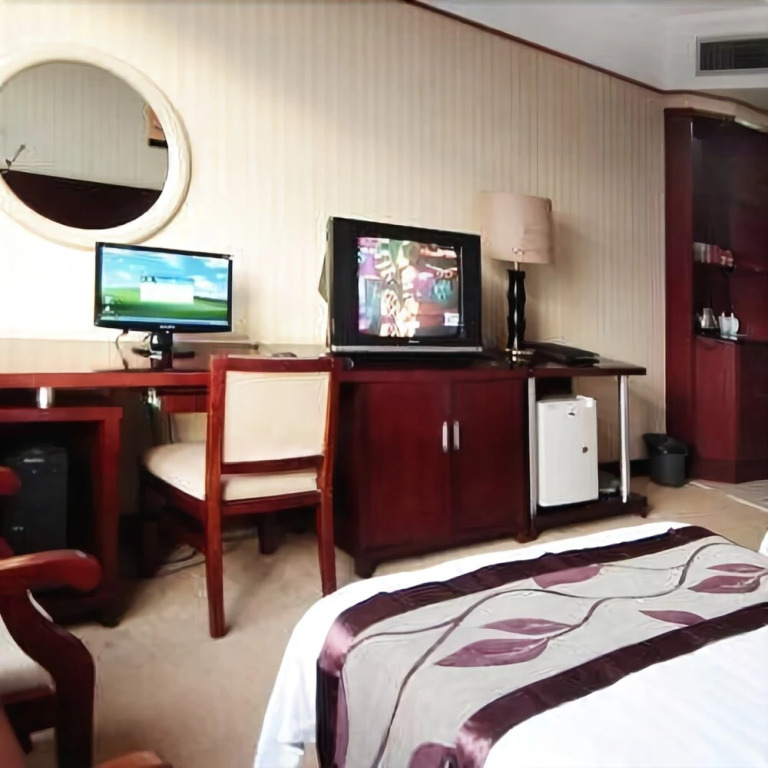 Yulong Hotel