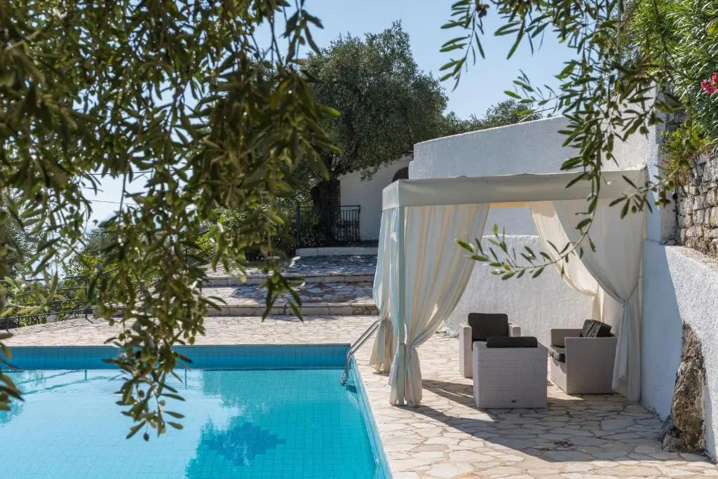 Villa Andonis Nissaki large villa with large pool ,spectacular view very near to the Beach