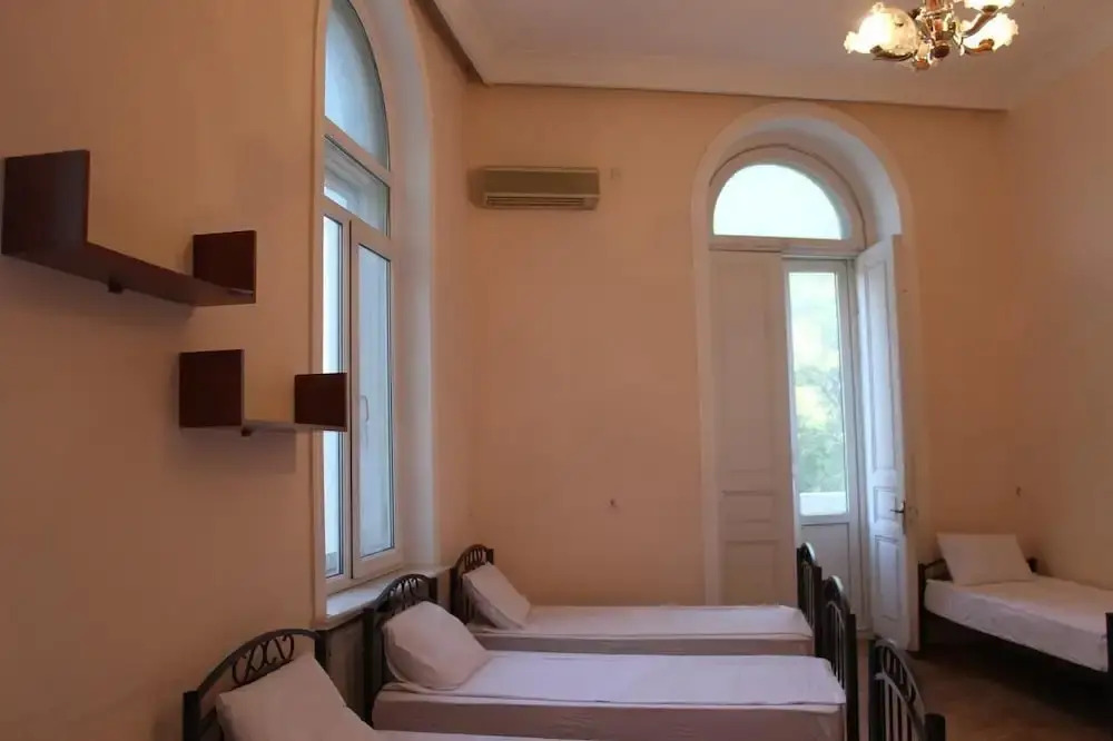 TourEst Inn Central — хостел