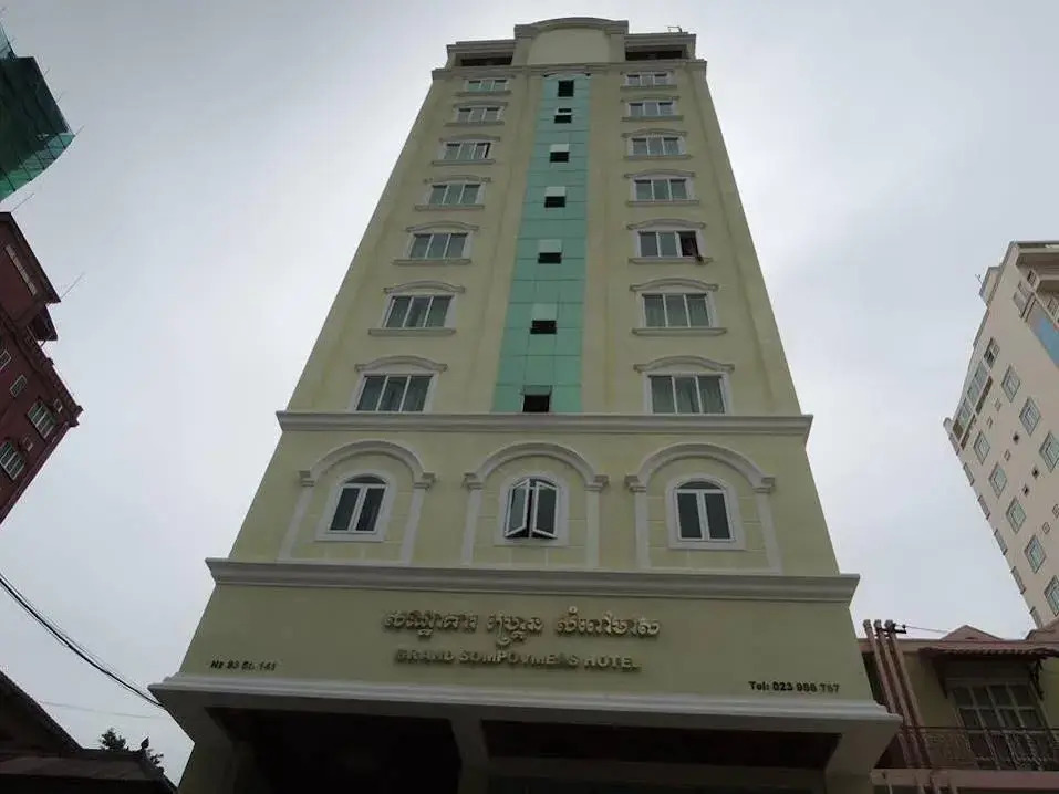 Grand Sompovmeas Hotel