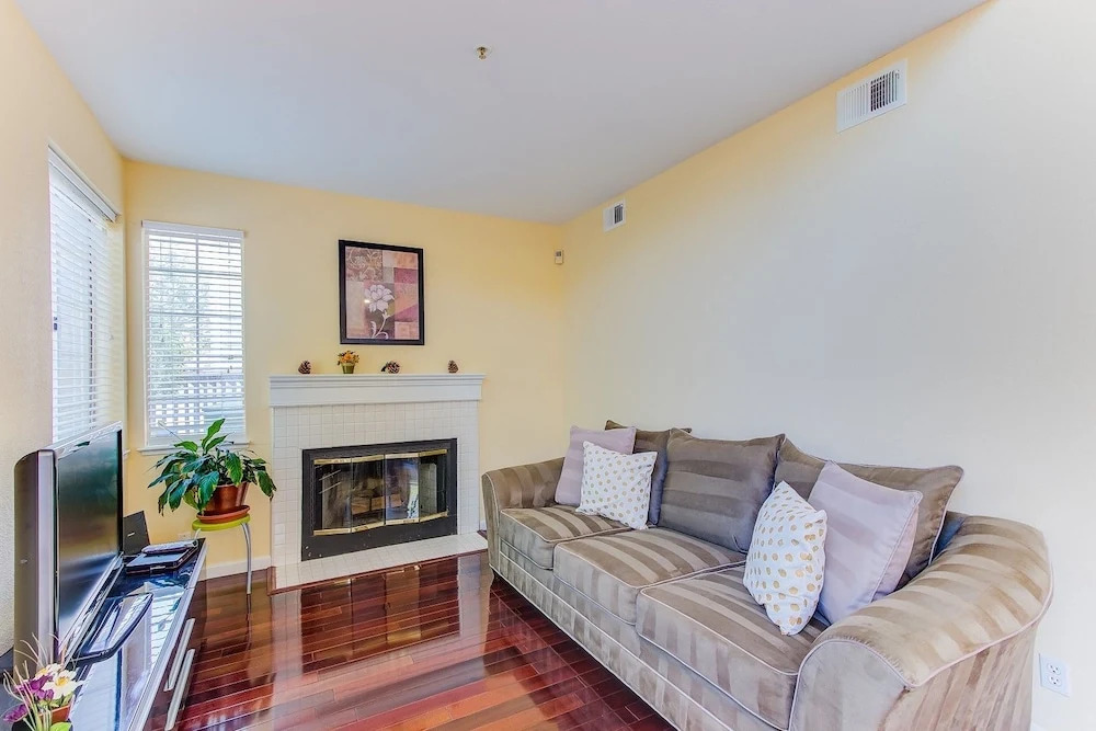 Andrea Way House in Union City 3 Bedrooms 2.5 Bathrooms Home
