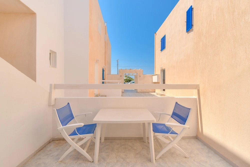 Andreas Studio Perissa in Santorini