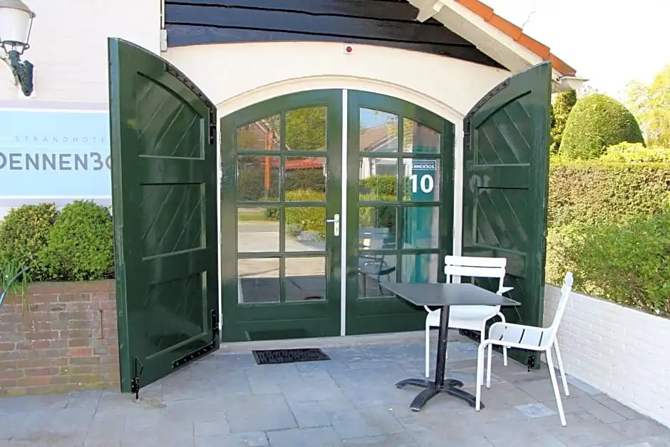 Strandhotel Dennenbos