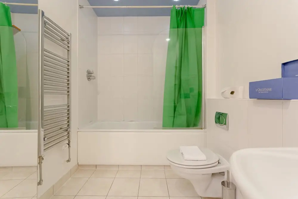 Stunning 2 Bedroom Property near Limehouse