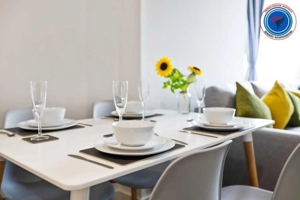 50 PERCENT OFF FOR MONTHLY AND WEEKLY STAYS, PERFECT FOR LONG STAYS FOR FAMILIES , BUSINESS, LEISURE & RELOCATIONS - 2 Bedroom at Premium Executive Serviced Apartment Birmingham - Free WiFi, Free Parking- Sheraton View