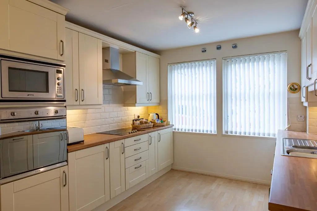 Cults Court Apartment