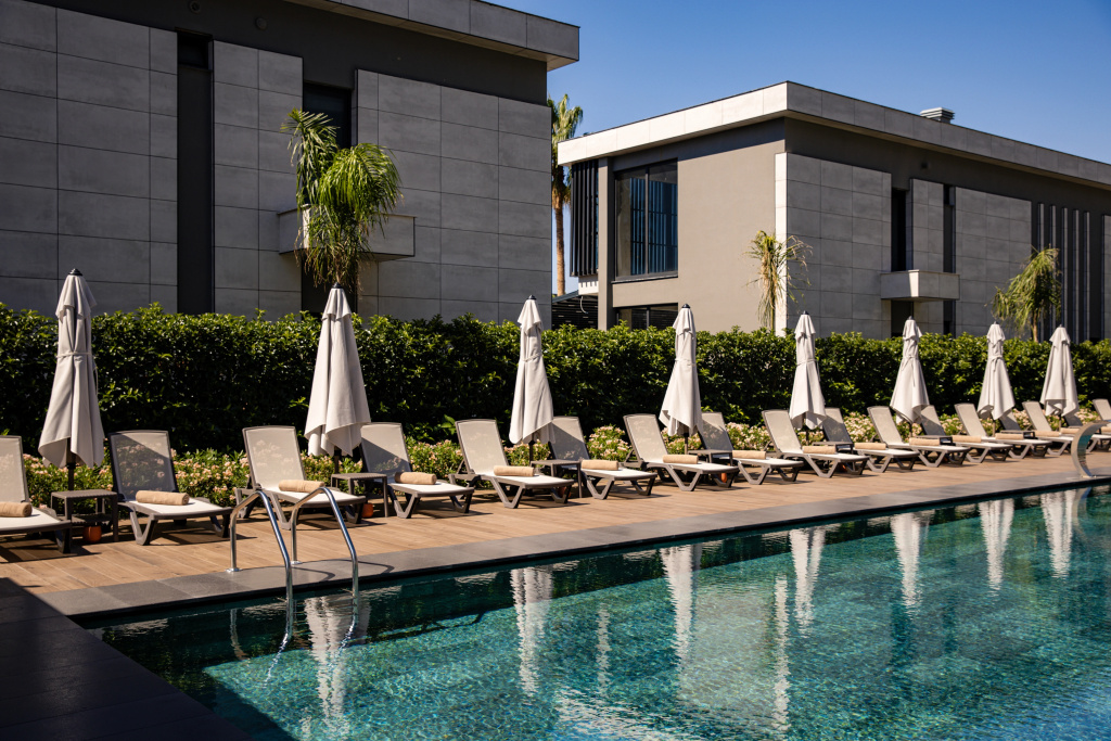 Khora Suites