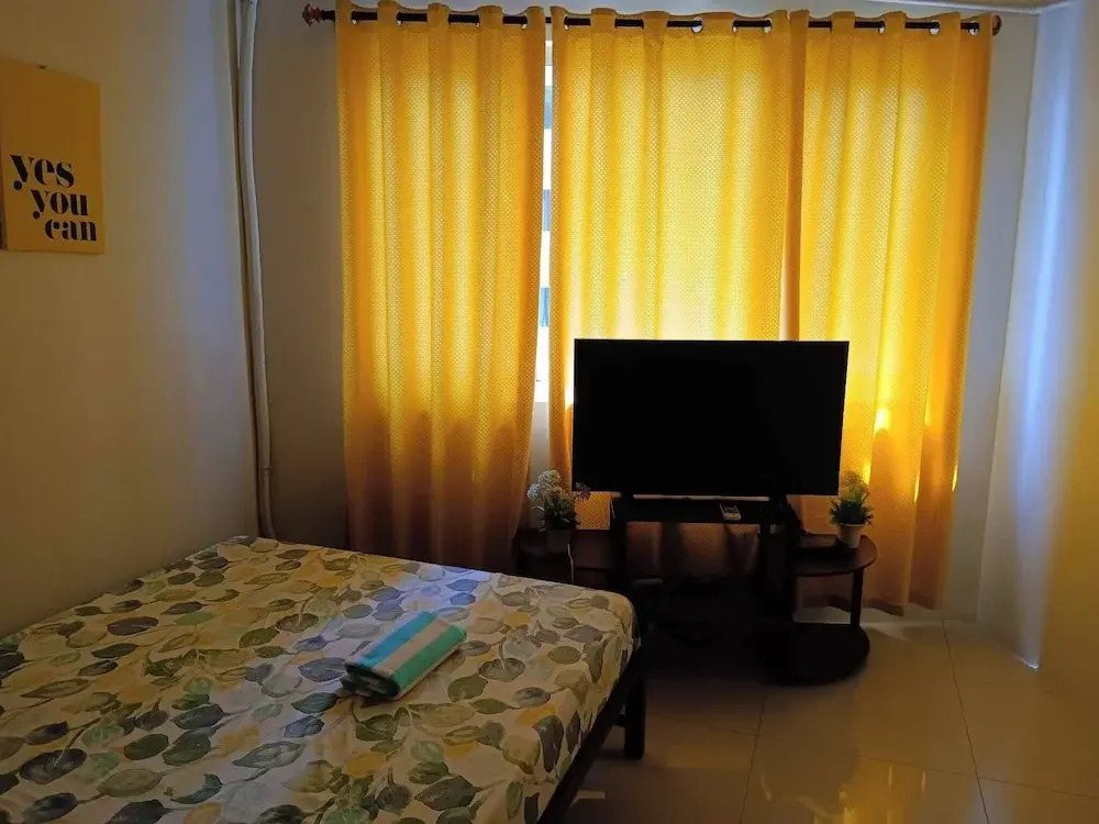 Joyful Pasay Getaway Staycation Condo Near MOA and Ikea Near Mall of Asia