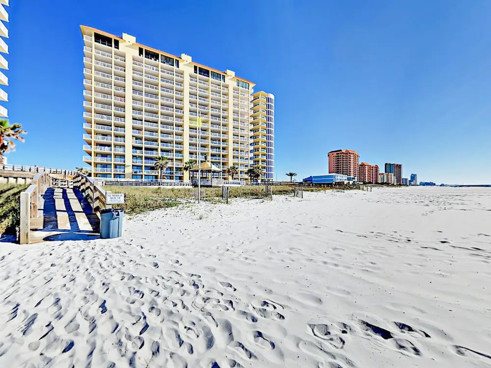 Summer House Condo Unit 1504a 3 Bedrooms 2 Bathrooms Condo