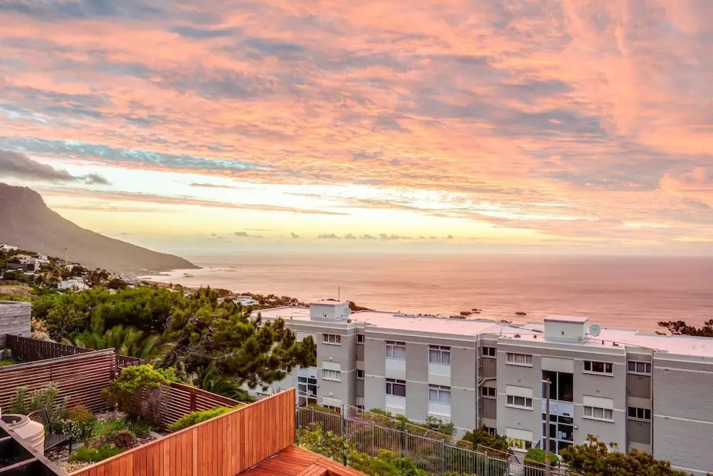 Stylish Holiday Apartment w Private Pool 180 Views Malibu