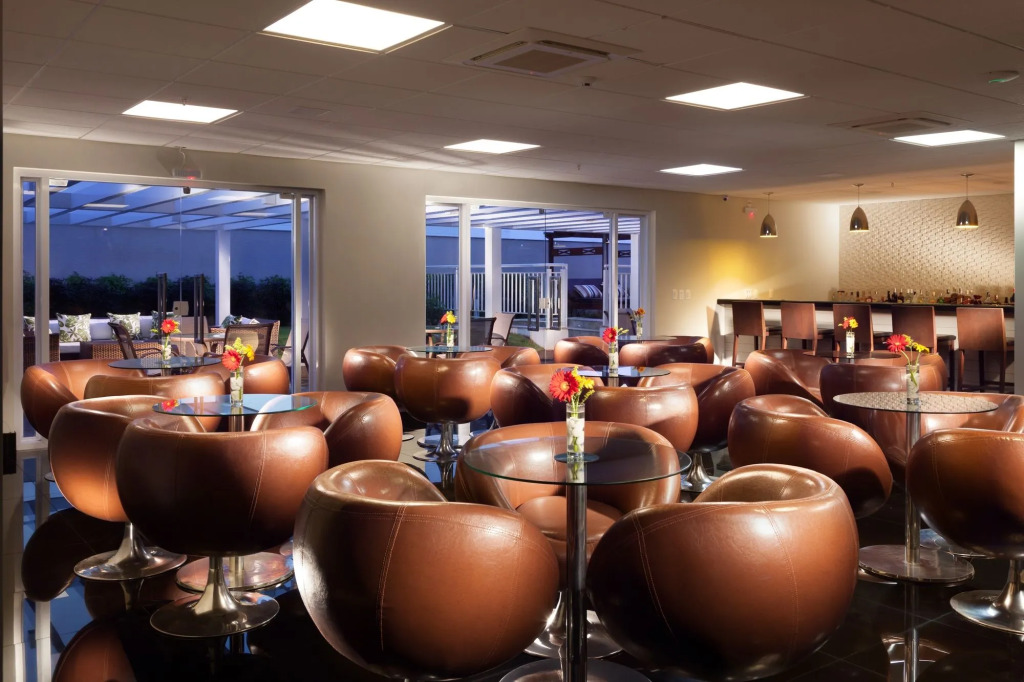 Delmond Hotel