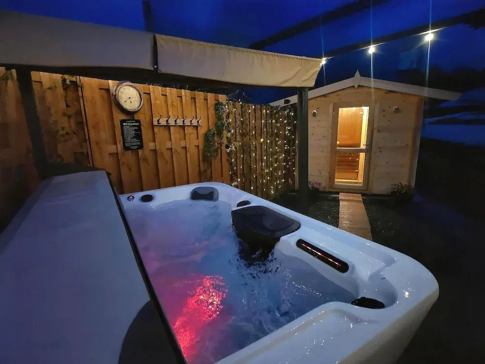 Dolgun Uchaf Historic B&B and Cottages with Boutique Bedrooms In The Heart of Snowdonia
