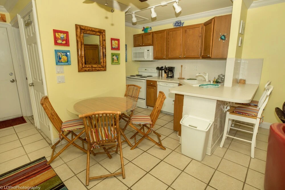 Sandpiper Cove 8245 Studio Bedroom Condo by RedAwning