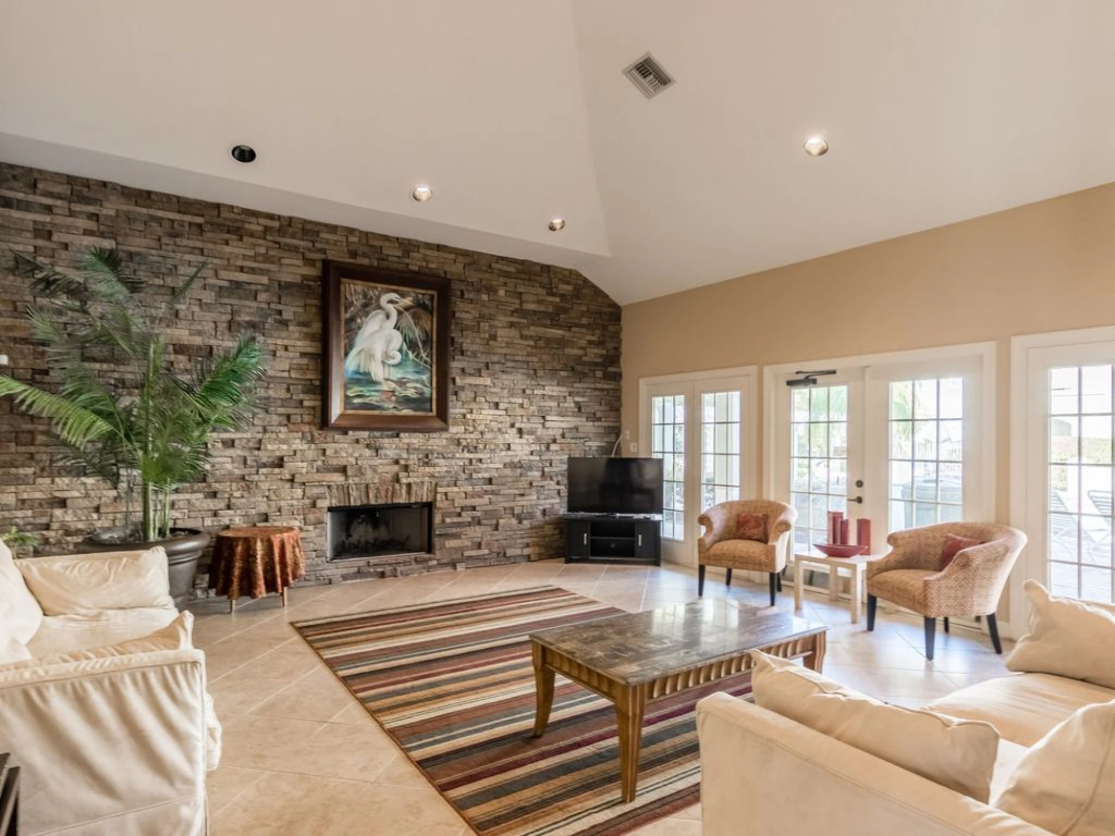 Exquisite Avalon Clearwater Condo,Minutes To Beach
