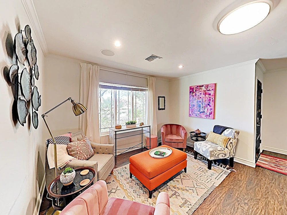 Stylish Desert Oasis - 3 Br Home