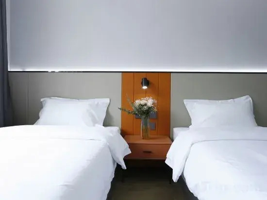 QingzhuHotel·Tianyi Select  (Shuangliu International Airport)