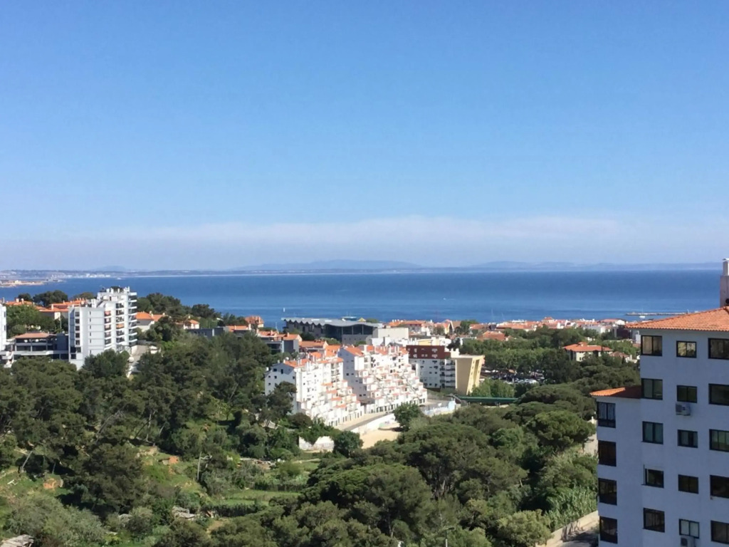 Superb view over Cascais and the Ocean, with wonderful balcony
