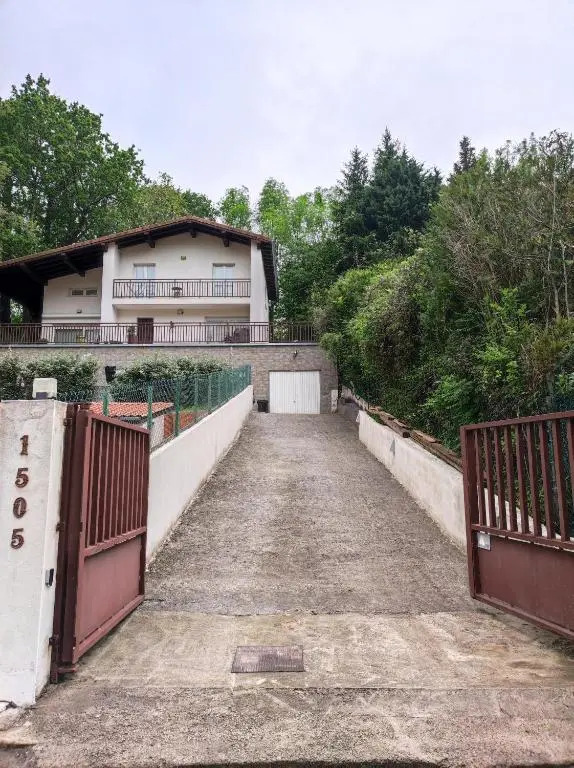 Location vacance Appartement neuf luxe à Biriatou 5 minutes d'Hendaye,5 minutes irun