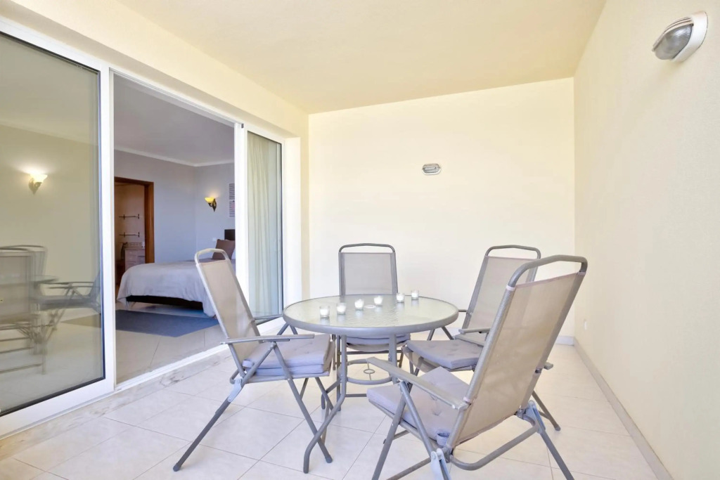 2 Bedroom Apartment with Pool in Vila Marachique, Alvor