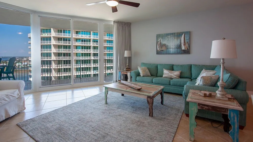 Two Bedroom Condo With Waterfront Views - Unit Crc1008