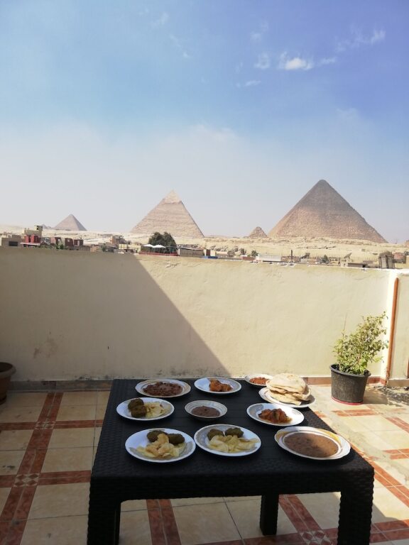 Happy days pyramids inn