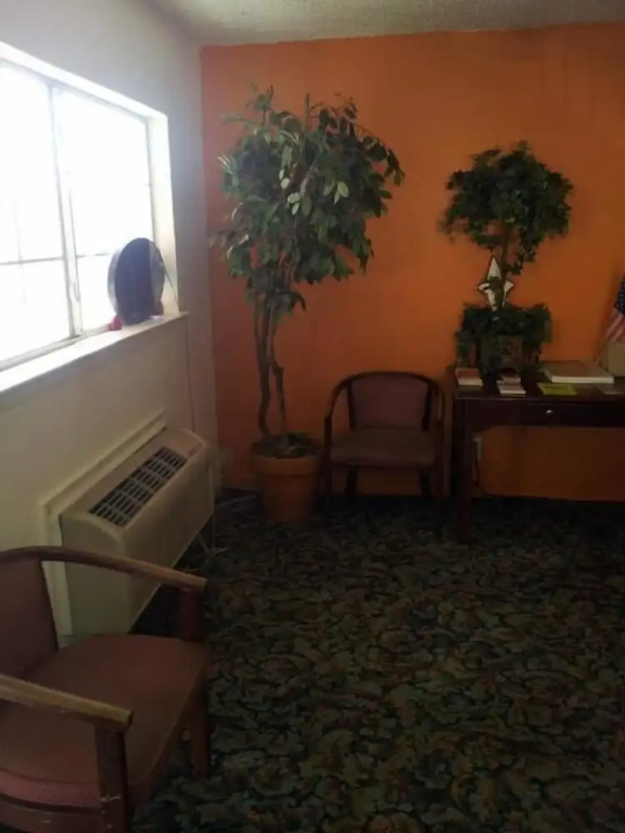 Deluxe Inn