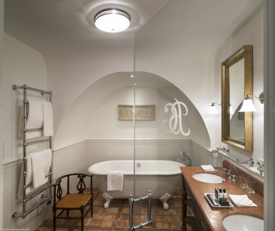 Airelles Gordes, La Bastide