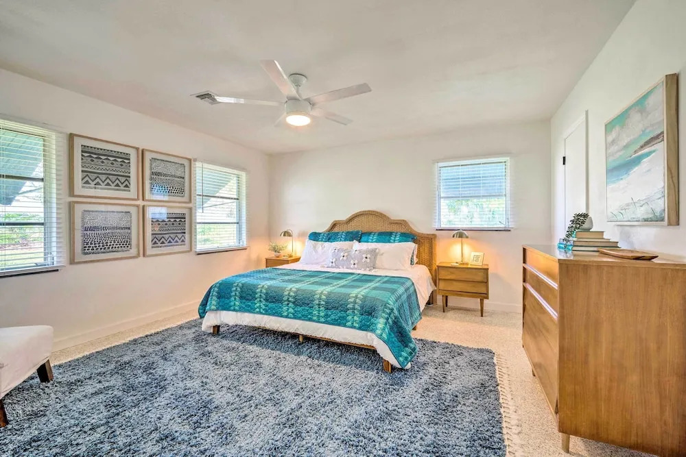 Waterfront Lake Dora Escape w/ Private Dock & Slip