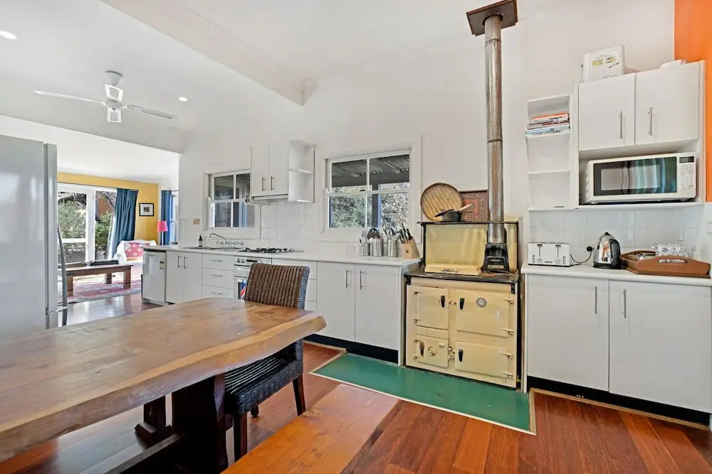 Lone Pine Farmhouse