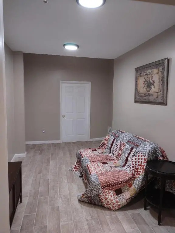 2 Br Top Floor Apartment