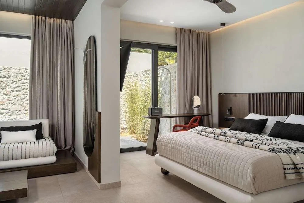 Dyo Beach Suites