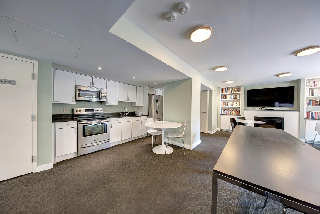 Perfect Location! Great Amenities Included!