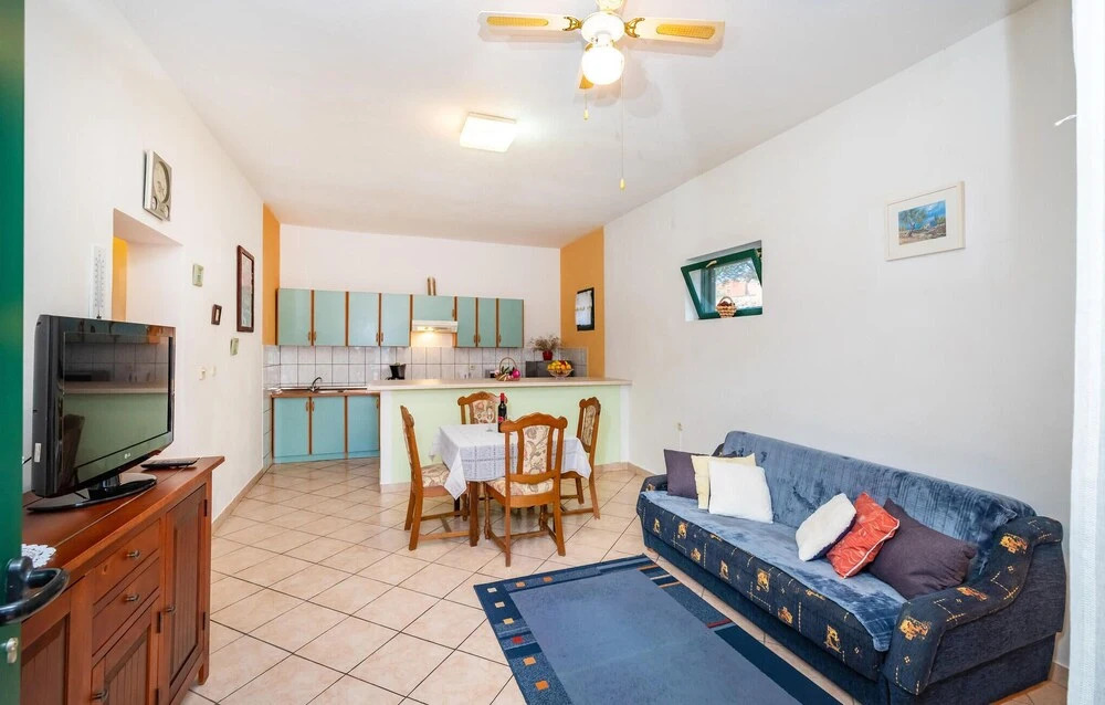 Amazing Apartment in Jasenice With 1 Bedrooms and Wifi