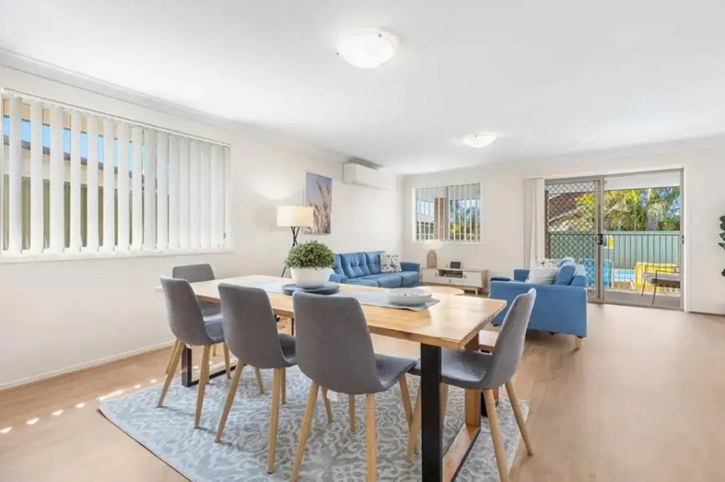 Hunter Home with POOL / CINEMA ROOM / PING PONG