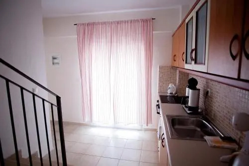 Apartments Eleni 4 Seasons