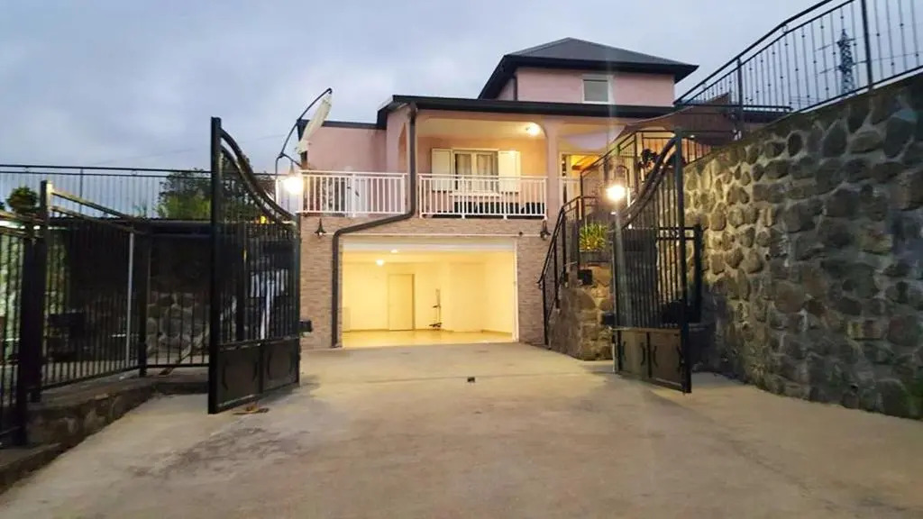 Villa With 8 Bedrooms in Saint-benoît, With Wonderful sea View, Privat